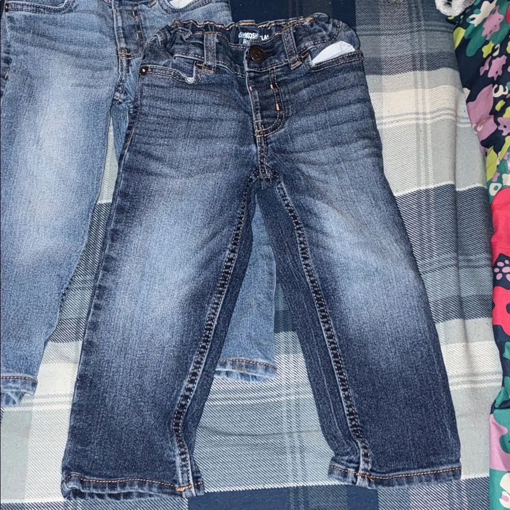 Kids OshKosh B’gosh Jeans - Picture 2 of 7